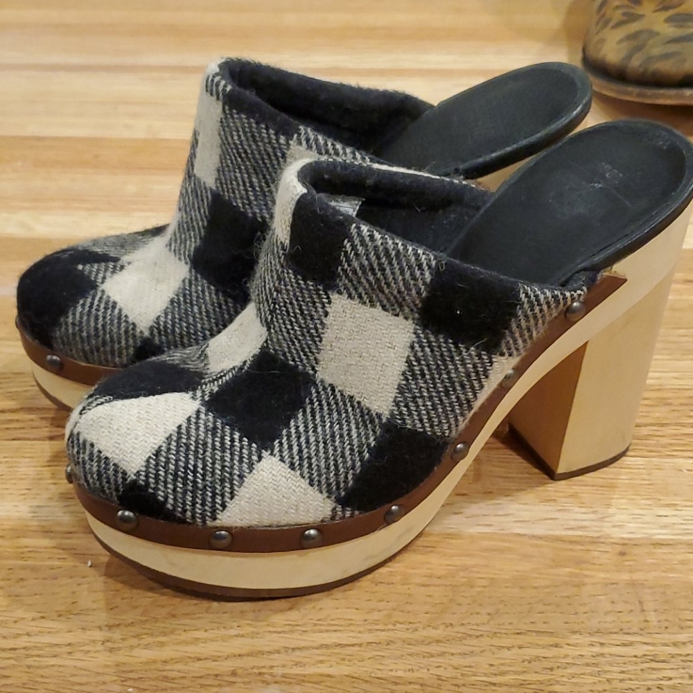 Women’s Woolrich Black Buffalo Check Clog 8.5